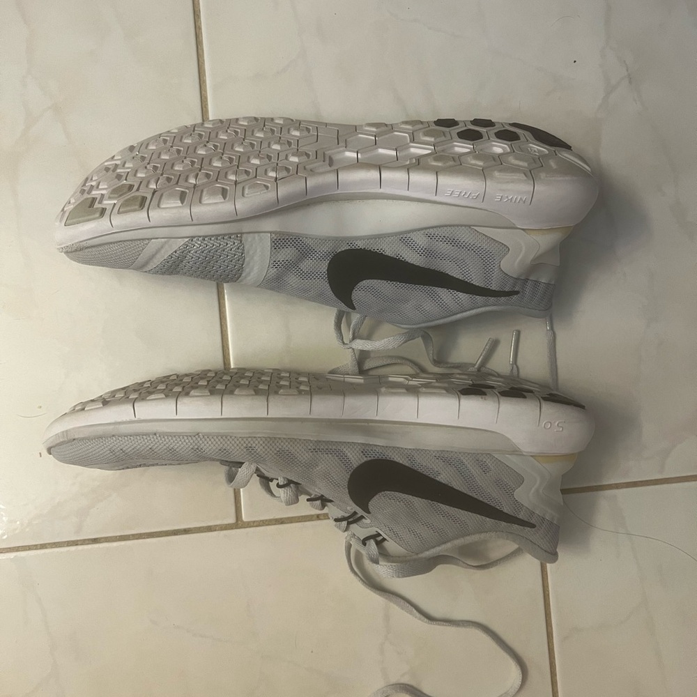 Nike Free Running Barefoot Ride 5.0 Women’s Gray with Black Sneakers - Picture 4 of 9